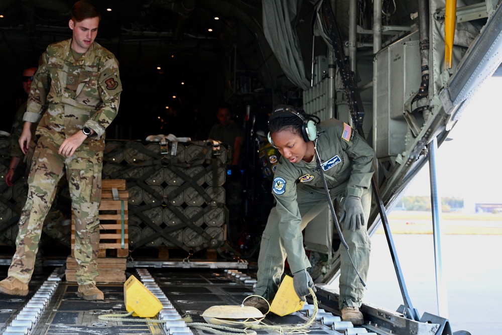 521st AMOW, 86th AW execute movement of aid to Ukraine