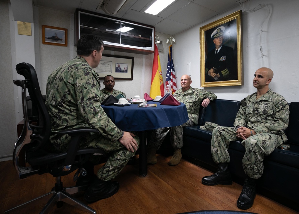 CNO Visits USS Arleigh Burke (DDG 51)