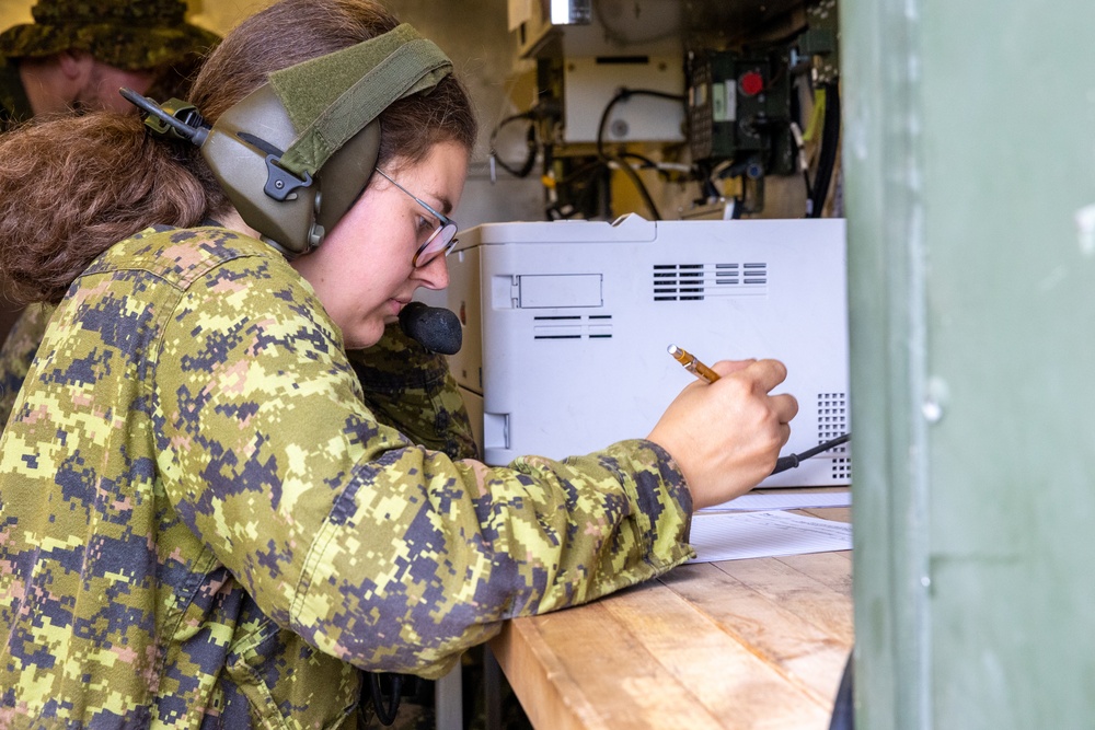 American and Canadian Forces Train Together