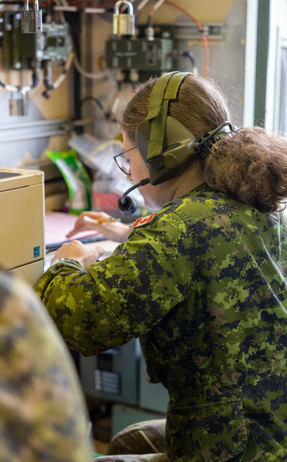 American and Canadian Forces Train Together