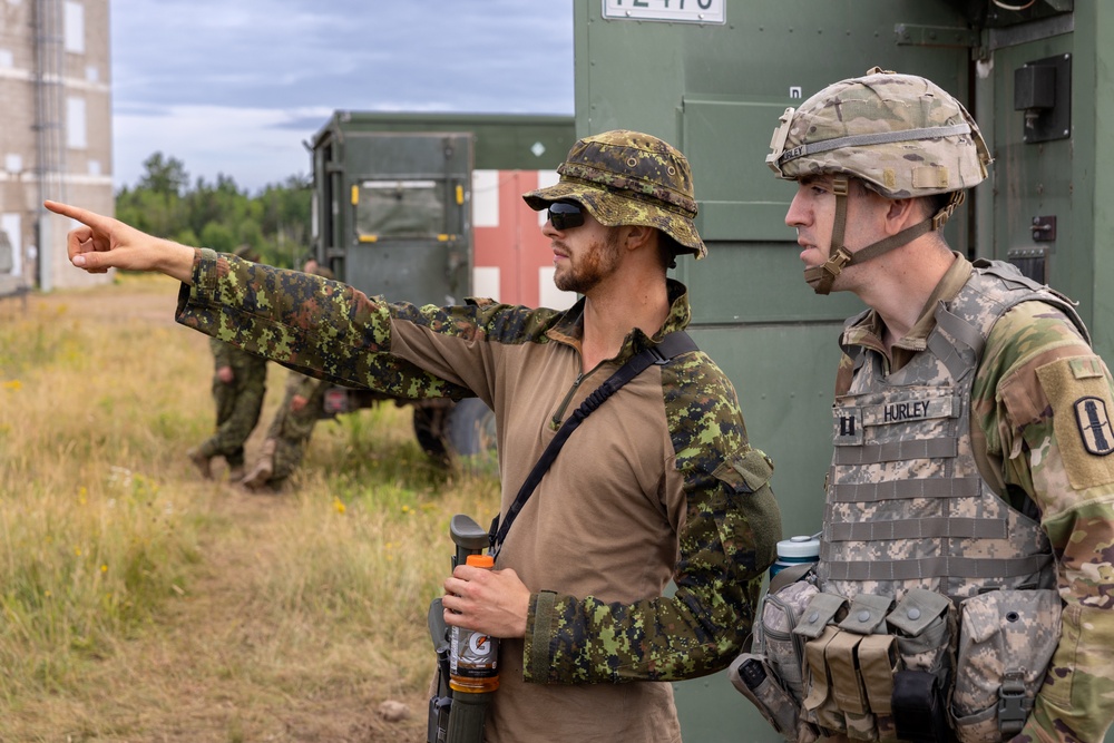 American and Canadian Forces Train Together