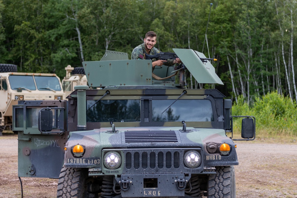 Canadian and American Forces Build Bonds