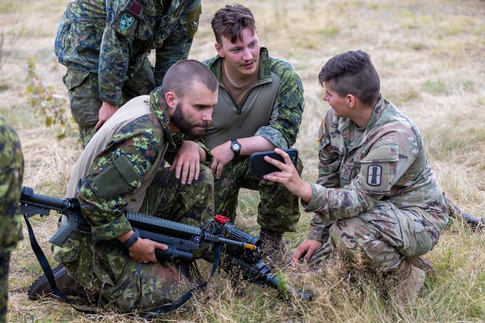 Canadian and American Forces Build Bonds