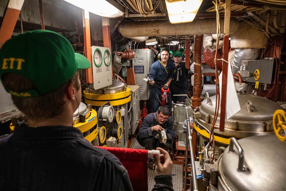 USS San Jacinto Engineering Training Team