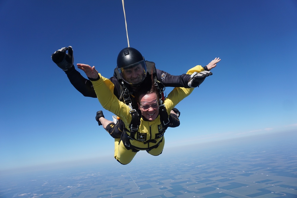 The U.S. Army Parachute Team visits Illinois for tandem event ahead of the Chicago Air and Water Show