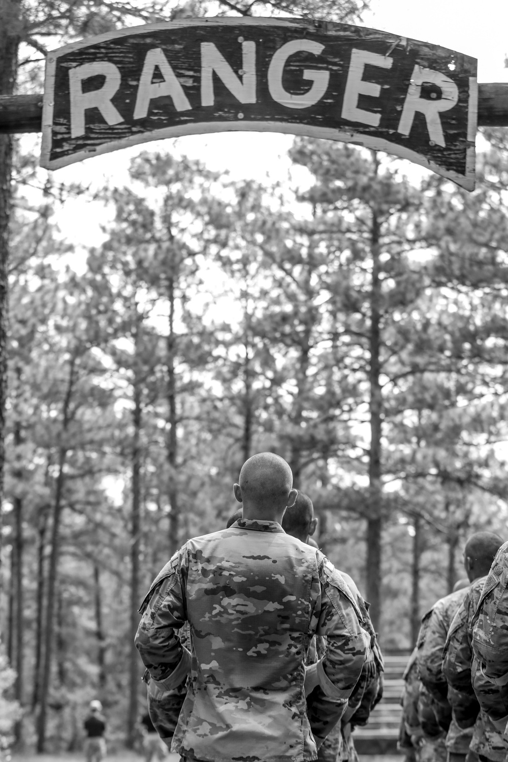 Paratroopers Participate in SURT Obstacle course