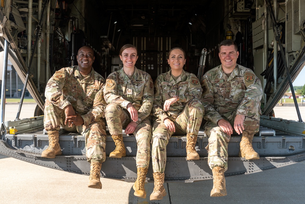 182nd Airlift Wing recruiting team group photo Aug. 18, 2022