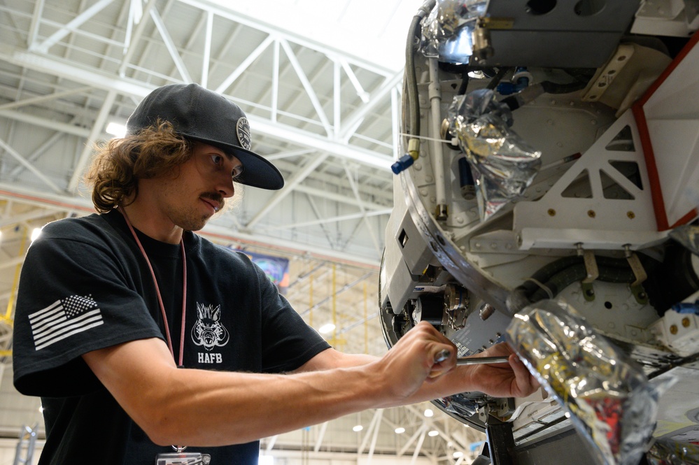 573rd AMXS working largest F-16 SLEP to date