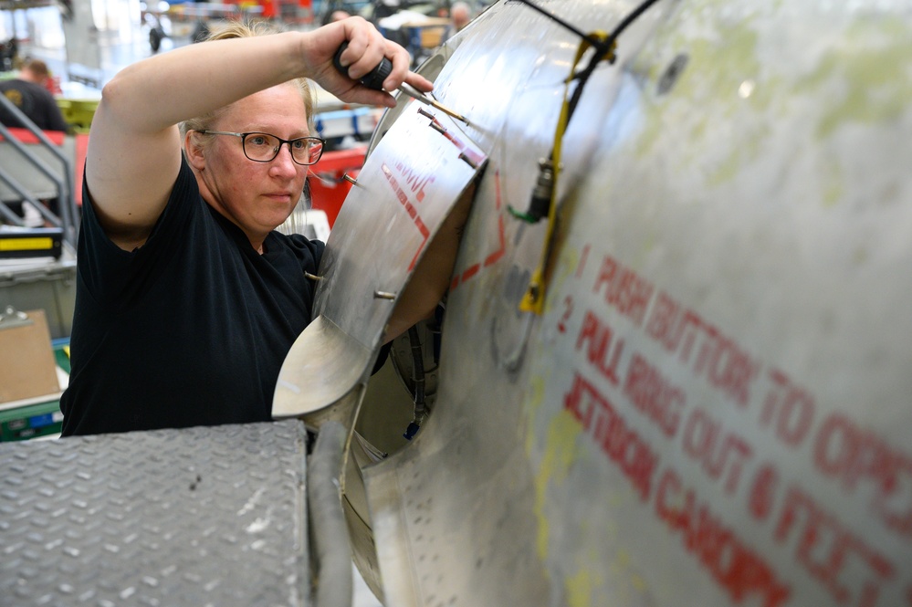 573rd AMXS working largest F-16 SLEP to date