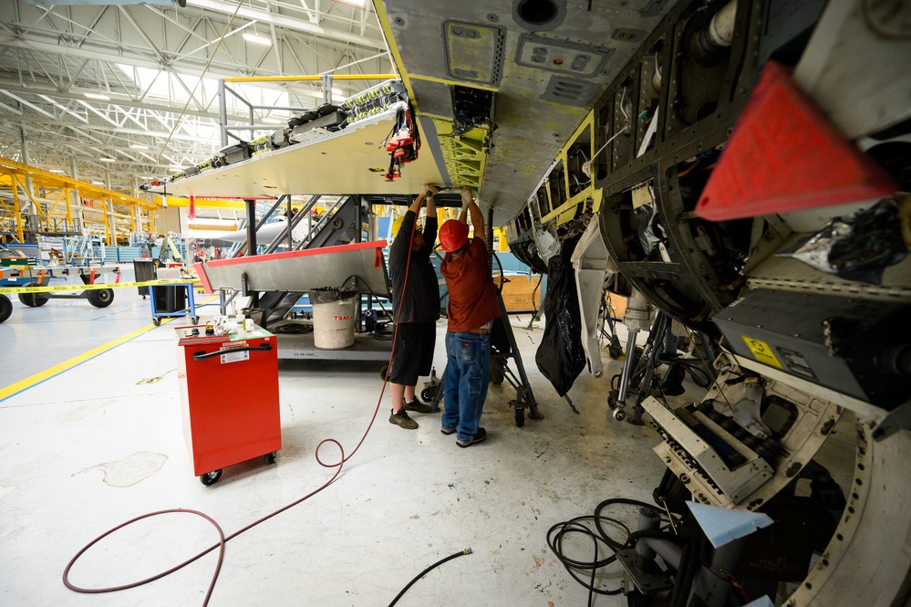 573rd AMXS working largest F-16 SLEP to date