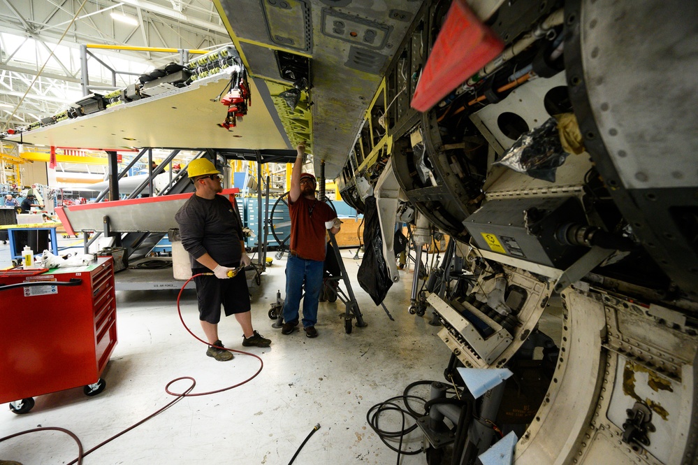 573rd AMXS working largest F-16 SLEP to date