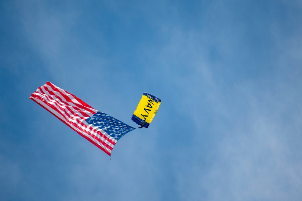 U.S. Navy Leap Frogs drop in at Cheyenne Frontier Days