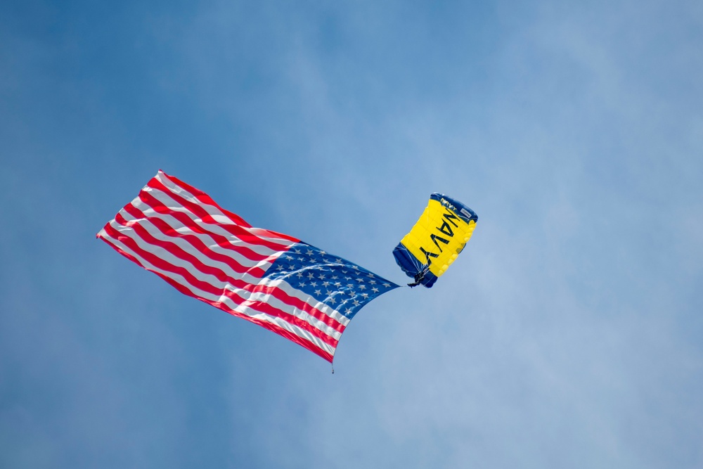 U.S. Navy Leap Frogs drop in at Cheyenne Frontier Days