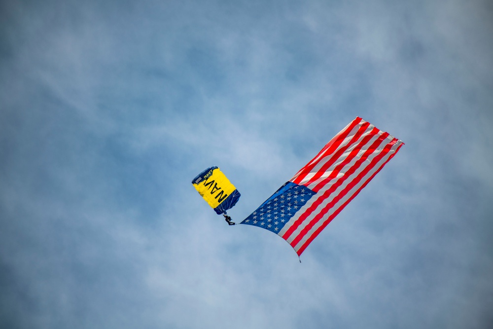 U.S. Navy Leap Frogs drop in at Cheyenne Frontier Days