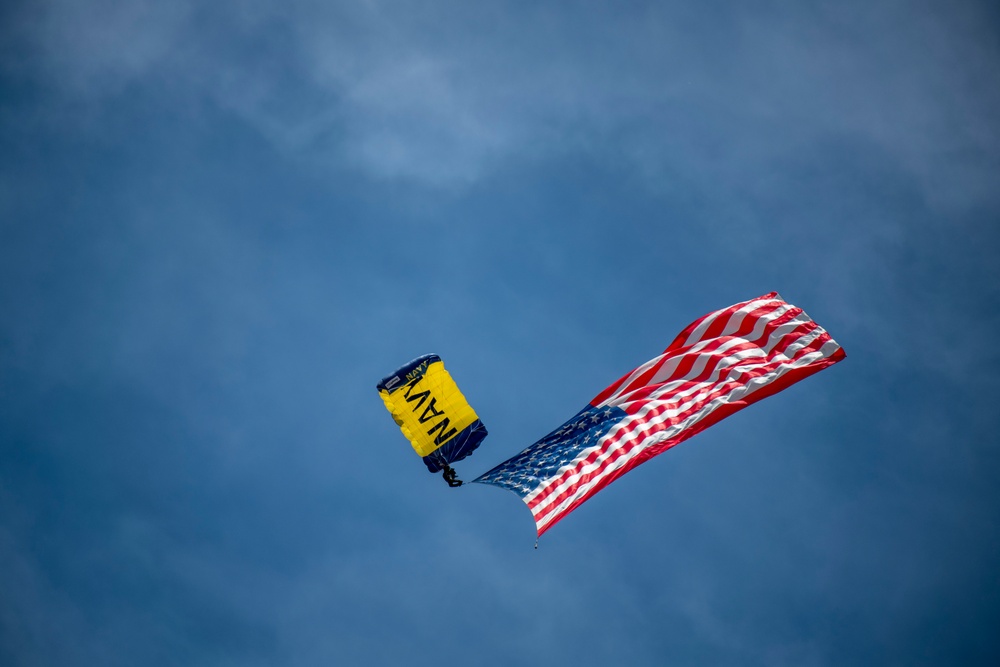 U.S. Navy Leap Frogs drop in at Cheyenne Frontier Days