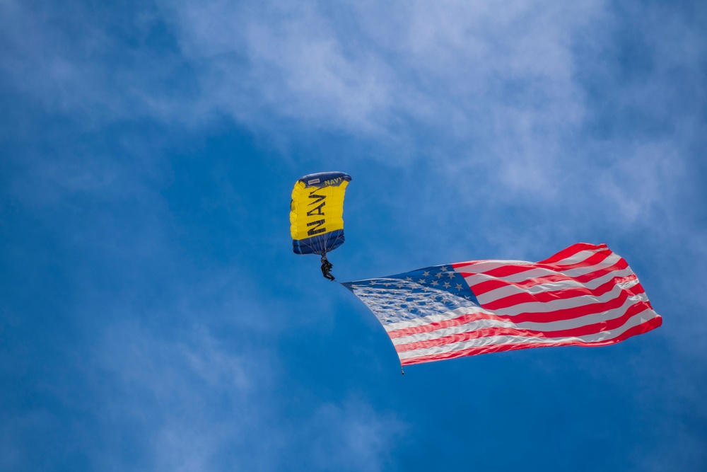 U.S. Navy Leap Frogs drop in at Cheyenne Frontier Days