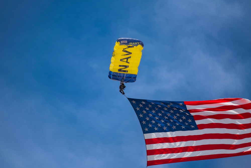 U.S. Navy Leap Frogs drop in at Cheyenne Frontier Days