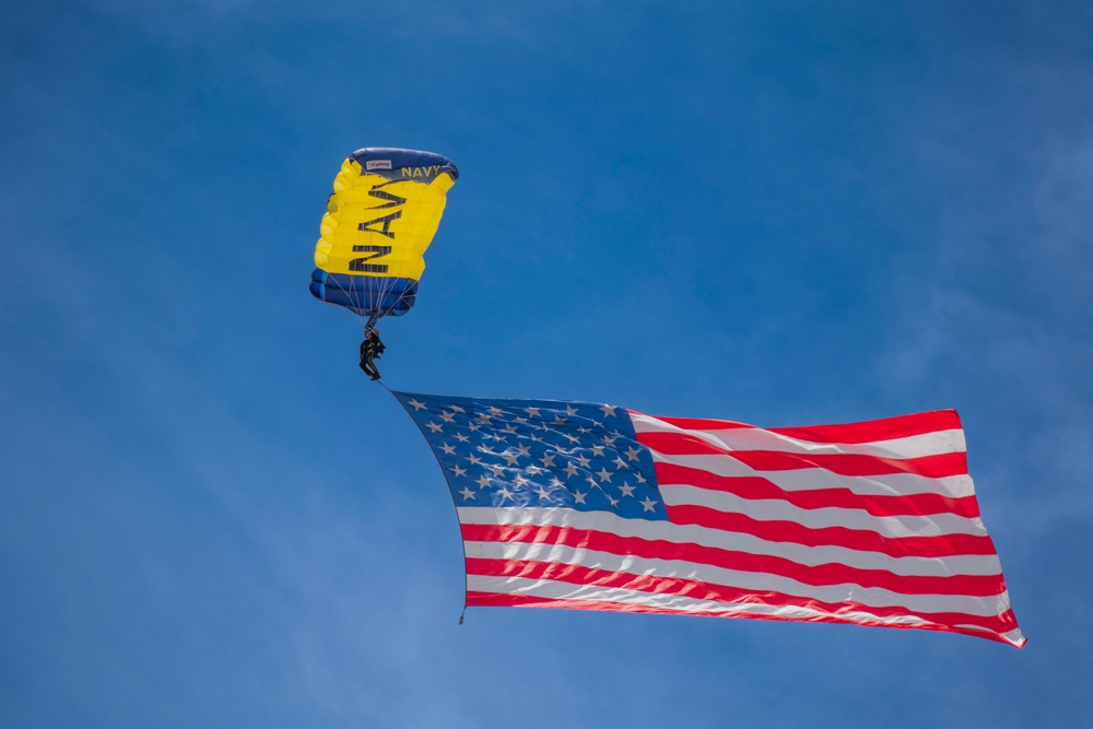 U.S. Navy Leap Frogs drop in at Cheyenne Frontier Days