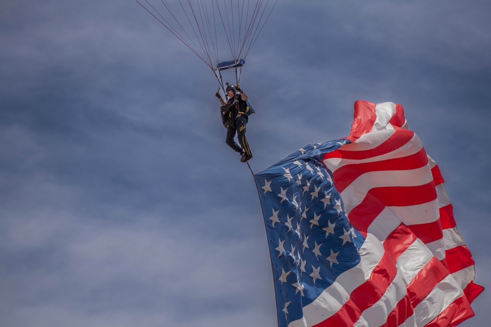 U.S. Navy Leap Frogs drop in at Cheyenne Frontier Days