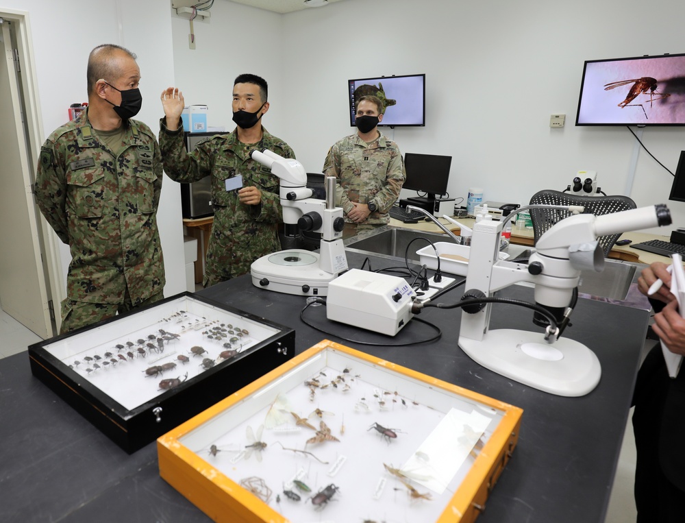 Top enlisted leader of JGSDF tours Camp Zama