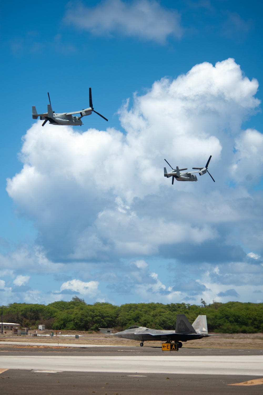 Hawaii ANG connects with community at joint air show