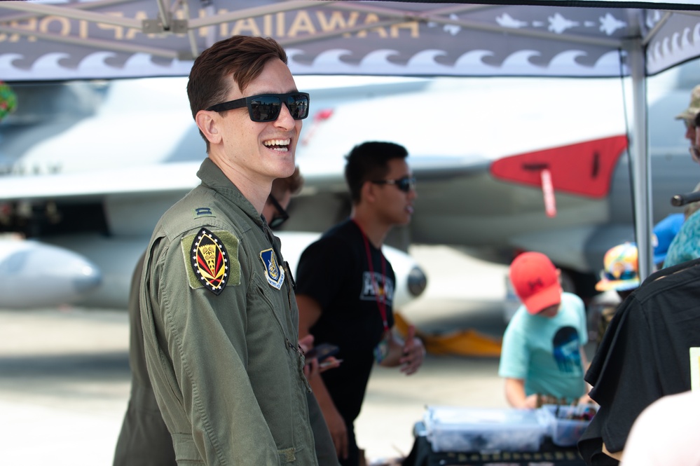 Hawaii ANG connects with community at joint air show