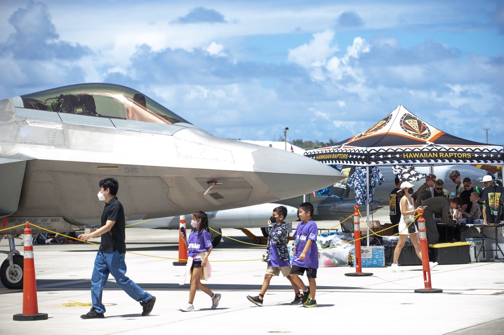 Hawaii ANG connects with community at joint air show