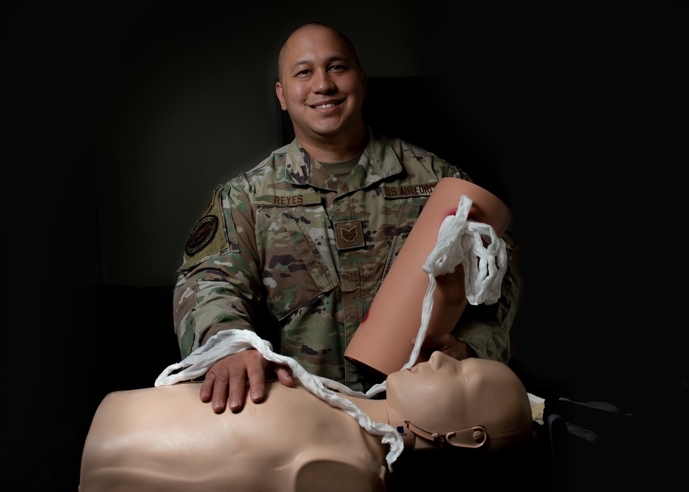 Yokota Airlifter of the Week: TSgt Jason Reyes