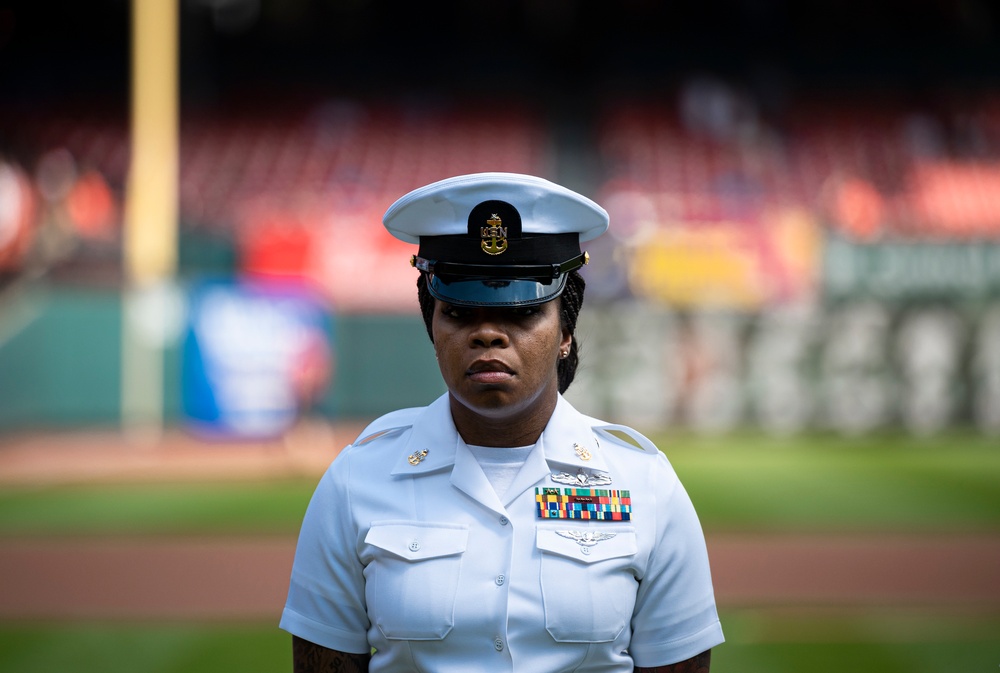 DVIDS - News - Soldiers recognized at St. Louis Cardinals game