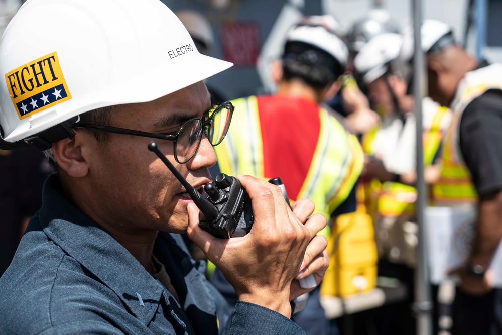 USS Dewey Sailors conduct fire drill with base firefighters