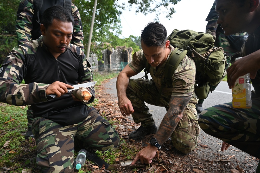 USAF, RMAF survival specialists share jungle expertise during PAC ANGEL 22