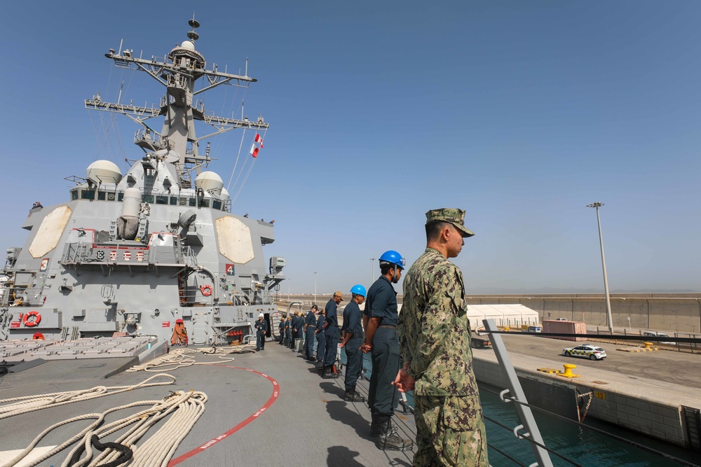 USS Cole departs Valencia, Spain