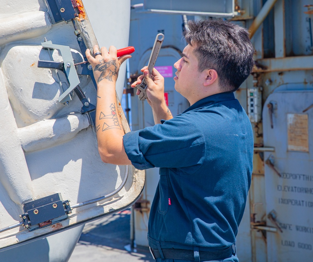 USS Antietam (CG 54) Routine Operations