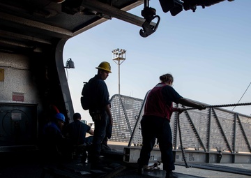 USS Sioux City Refuels in Rota Spain