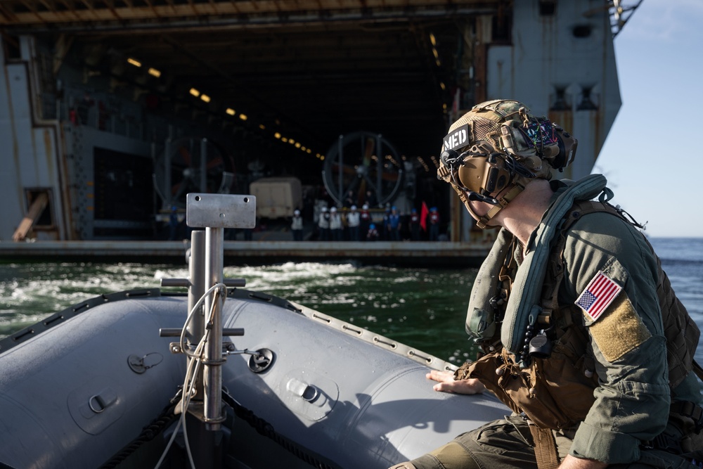 Kearsarge ARG Conducts Medical Training Exercise