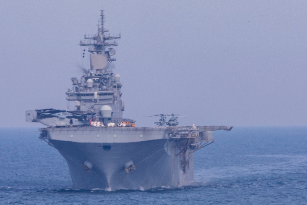 The Gunston Hall Participates in a Maneuvering drill