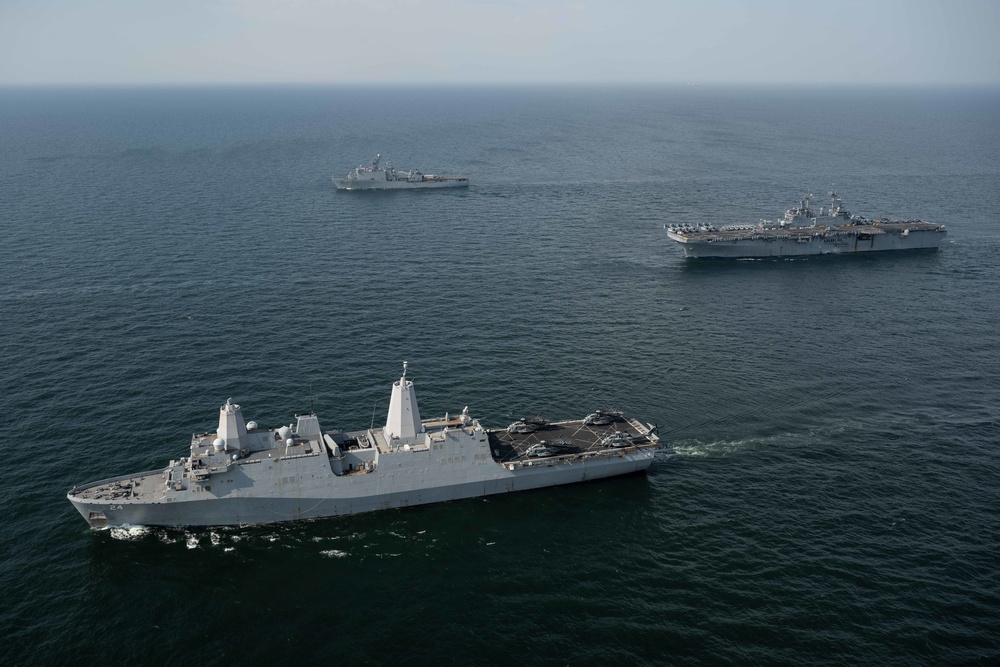 The Kearsarge ARG and Finnish Navy Conduct a Maneuvering Exercise