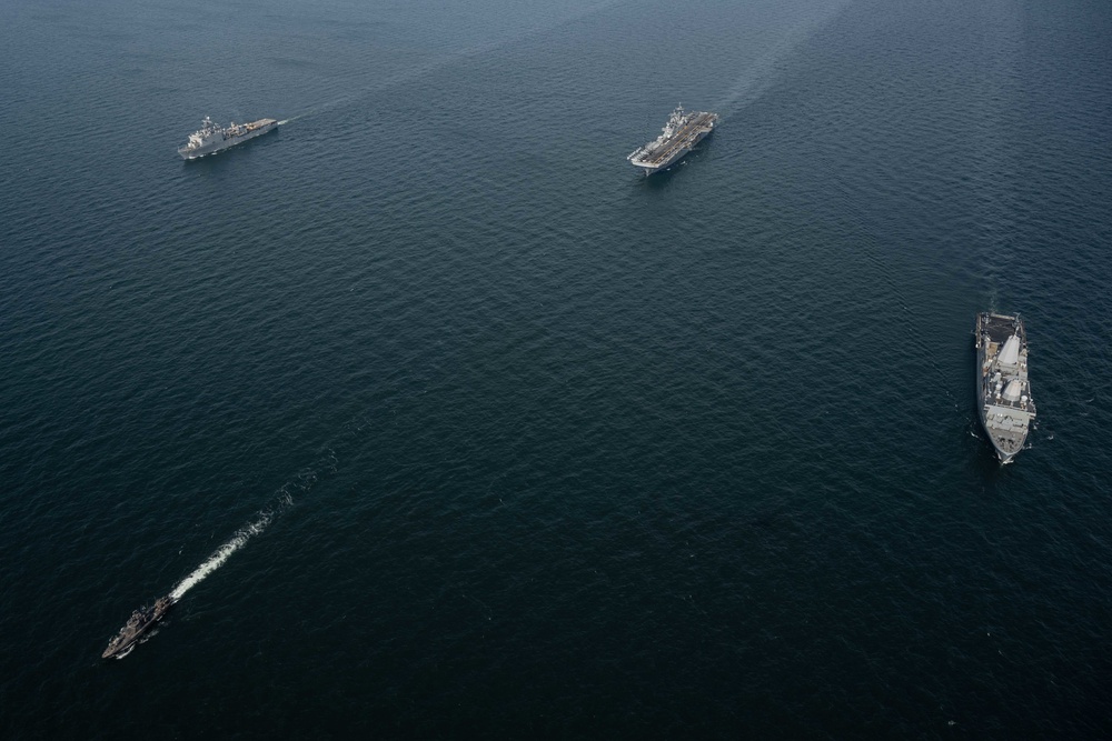 The Kearsarge ARG and Finnish Navy Conduct a Maneuvering Exercise