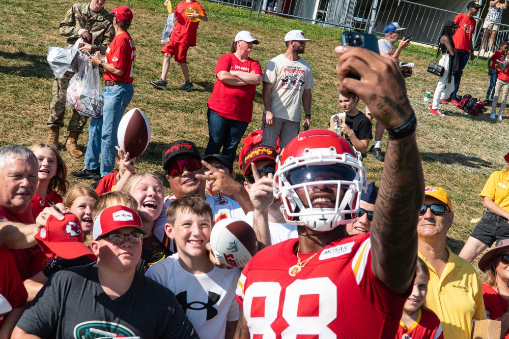 Kansas City Chiefs host military appreciation day at training camp