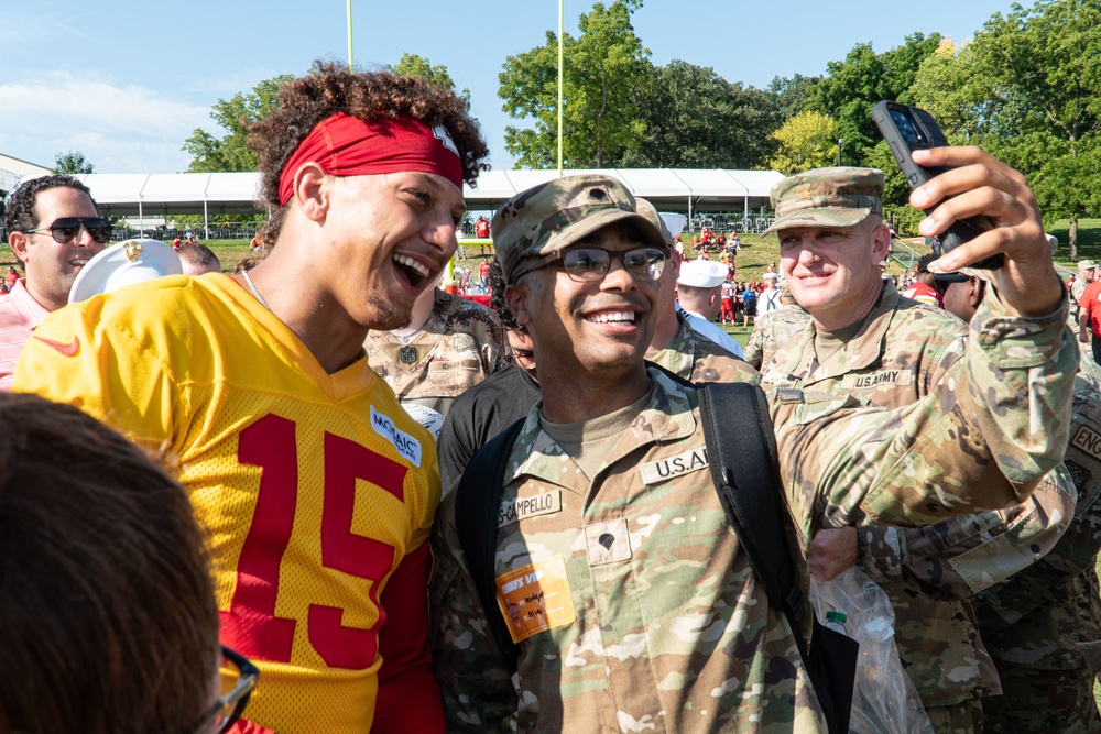 Kansas City Chiefs host military appreciation day at training camp