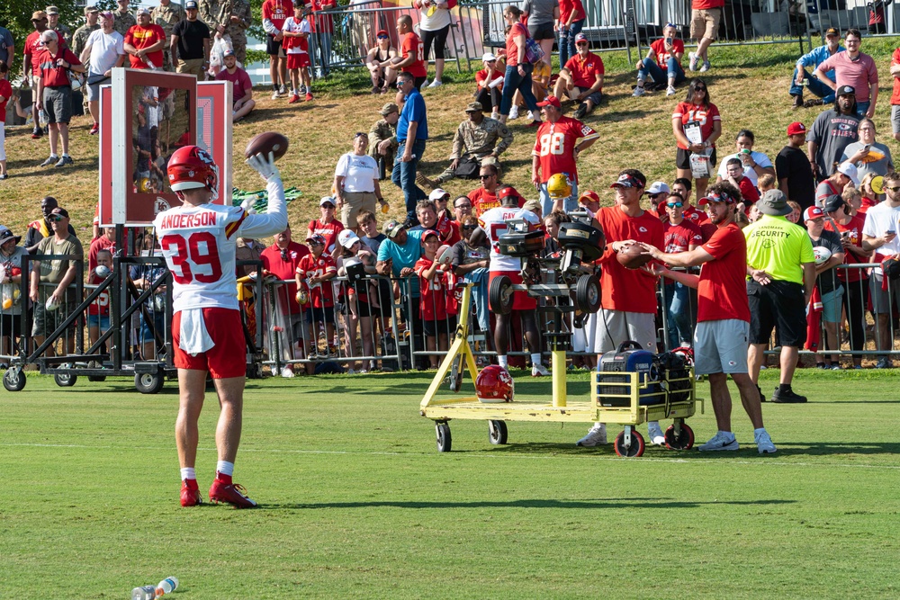 Kansas City Chiefs host military appreciation day at training camp