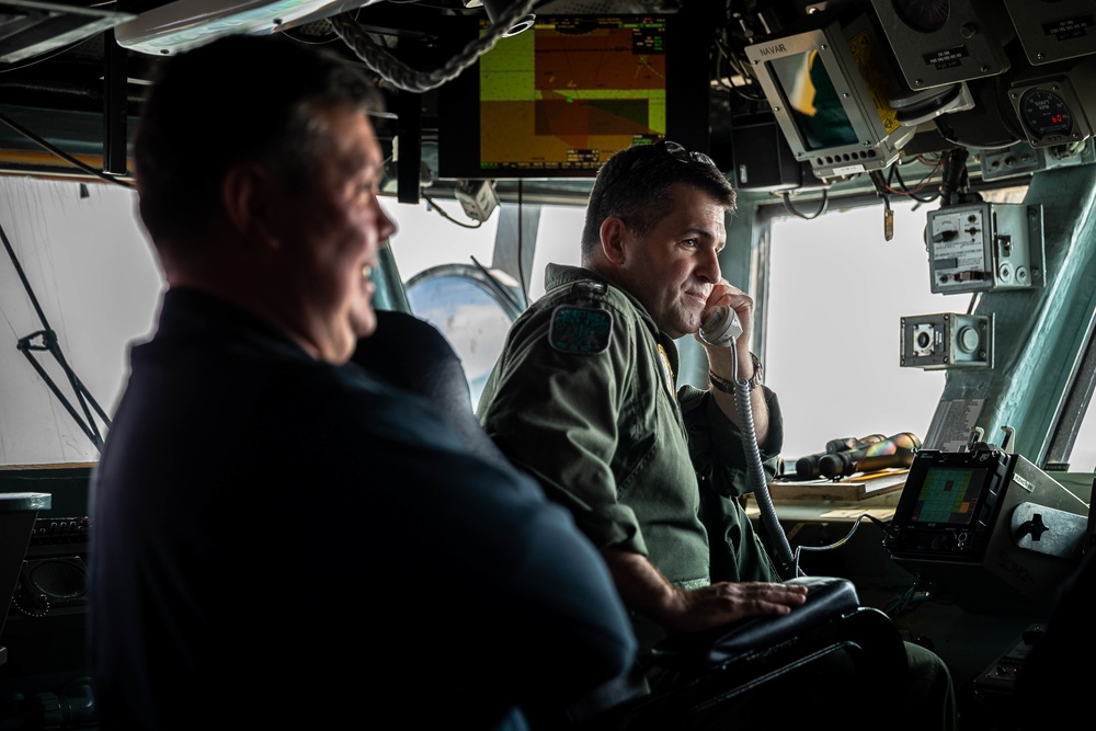 The Kearsarge ARG and Finnish Navy Conduct a Maneuvering Exercise