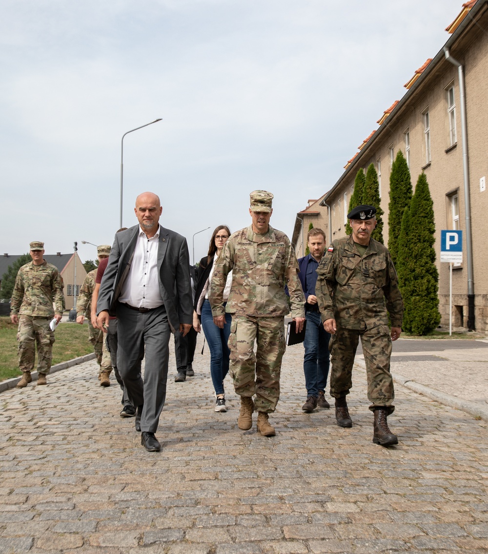 1st Infantry Division Welcomed by Polish Deputy Commanding Officer