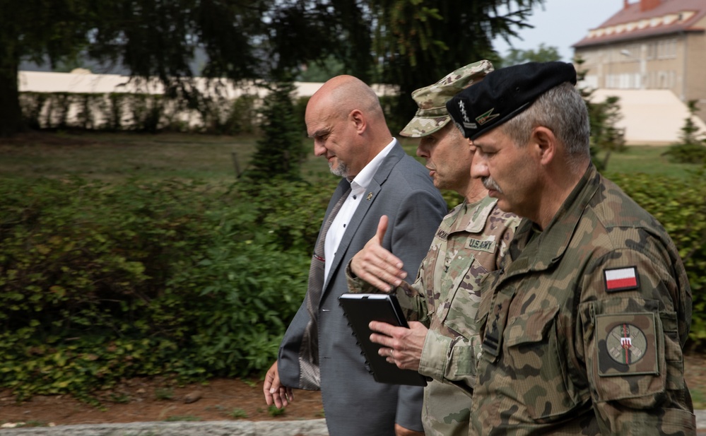 1st Infantry Division Welcomed by Polish Deputy Commanding Officer