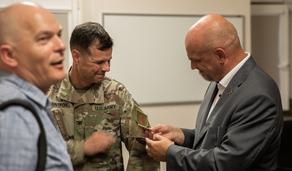 1st Infantry Division Welcomed by Polish Deputy Commanding Officer