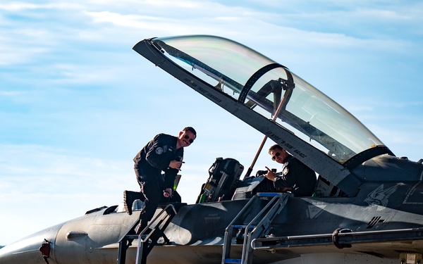 Col. Smith flies with the Viper Demo Team