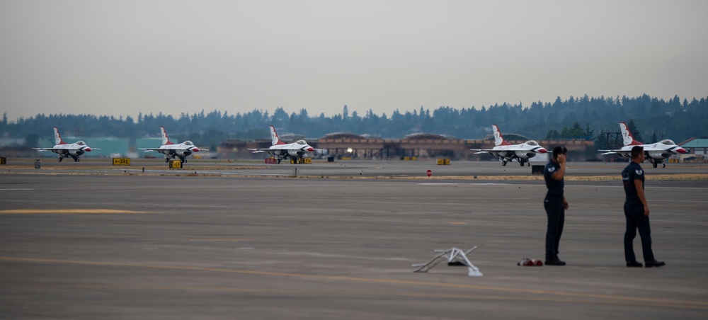 U.S. Air Force Thunderbirds arrive in Portland ahead of Air Show