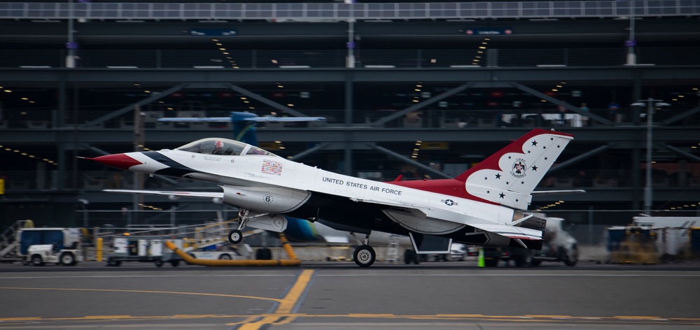 U.S. Air Force Thunderbirds arrive in Portland ahead of Air Show