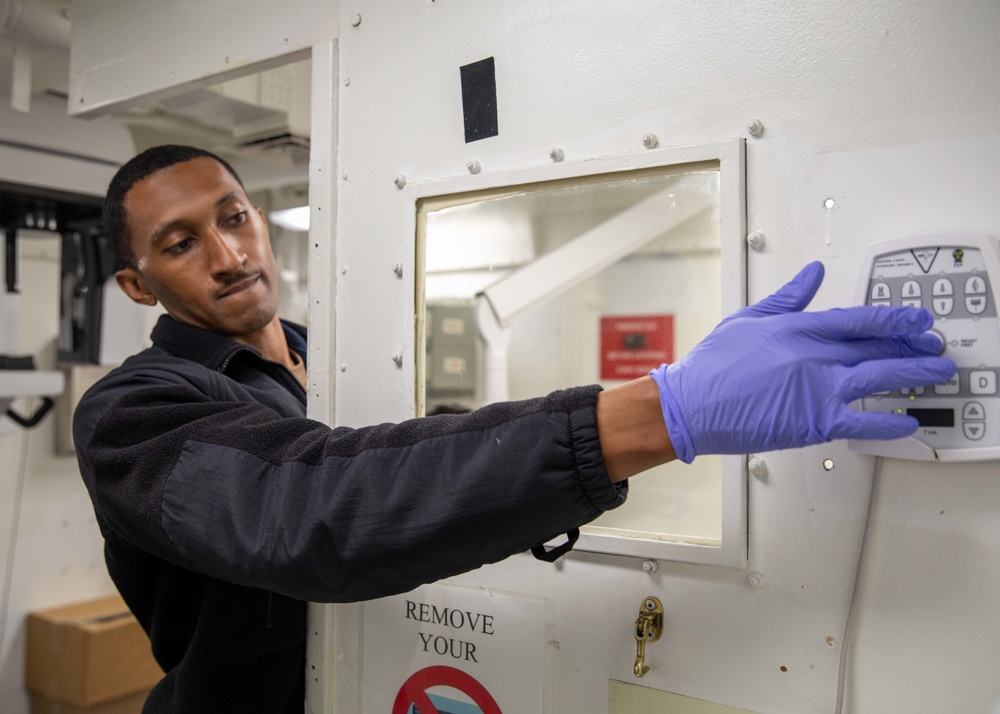 USS George H.W. Bush (CVN 77) Dental Lab