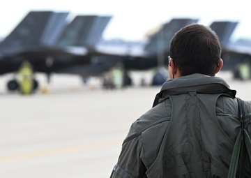 RAGE with the Gorillas: Capt. Jimmy Root